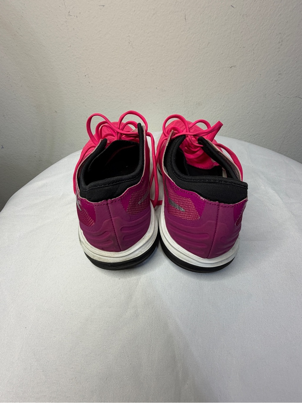 Nike Women’s Pink Dual Fusion Athletic Running Shoes - Picture 3 of 5